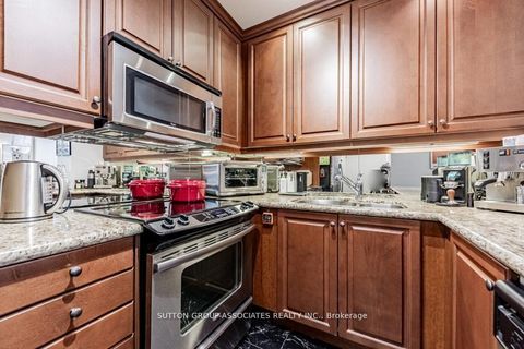 Photo 10 at 110 - 628 Fleet Street, Niagara, Toronto