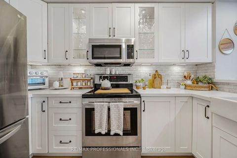 Photo 12 at 211 - 3531 Lake Shore Boulevard W, Long Branch, Toronto