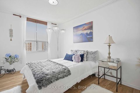 Photo 15 at 1417 - 5 Shady Golfway, Flemingdon Park, Toronto