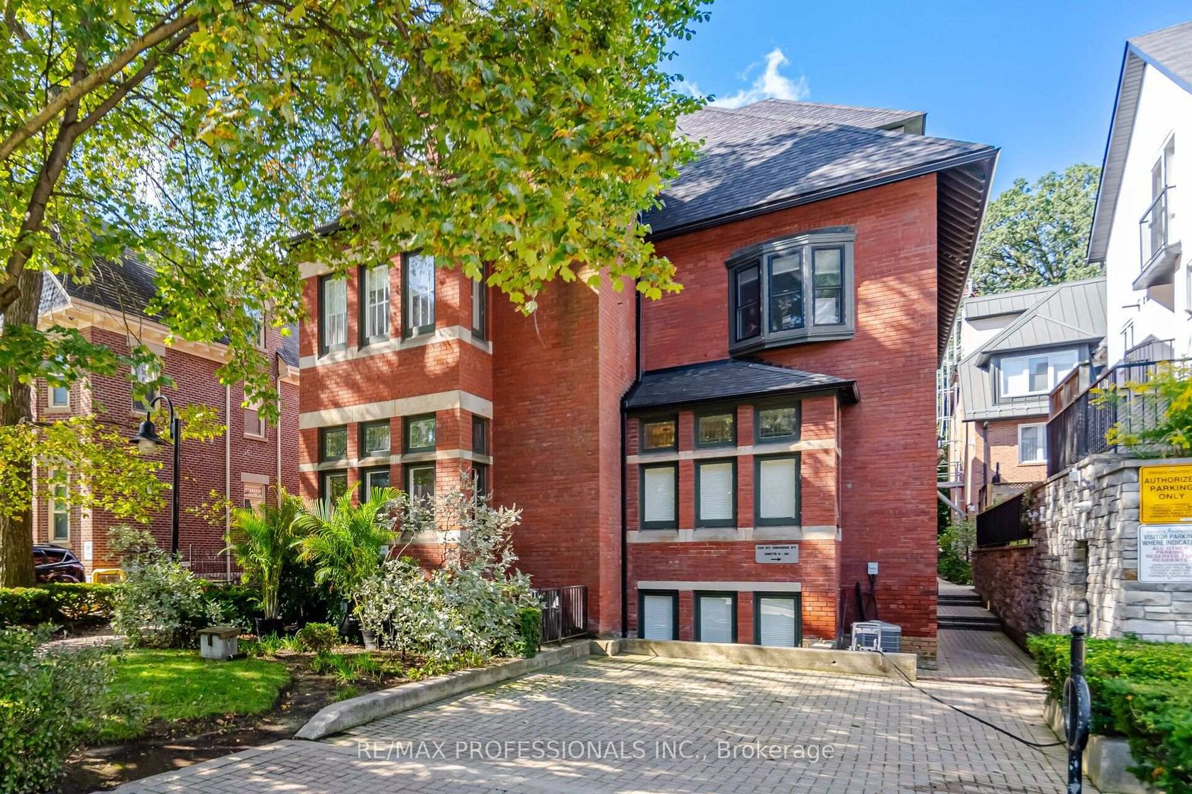 10 - 228 St George Street, Annex, Toronto photo 6