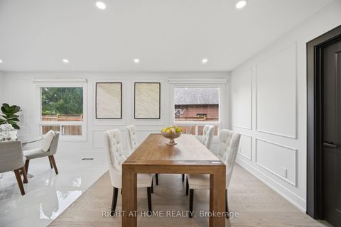 Photo 5 at 4 Simmons Crescent, Aurora Highlands, Aurora