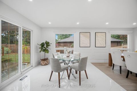 Photo 8 at 4 Simmons Crescent, Aurora Highlands, Aurora