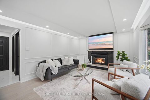 Photo 12 at 4 Simmons Crescent, Aurora Highlands, Aurora