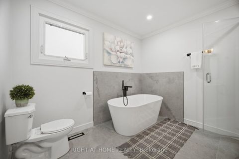 Photo 19 at 4 Simmons Crescent, Aurora Highlands, Aurora