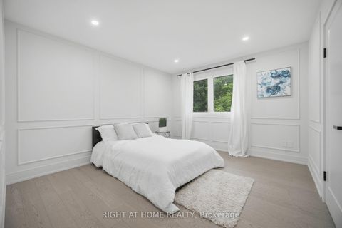 Photo 23 at 4 Simmons Crescent, Aurora Highlands, Aurora