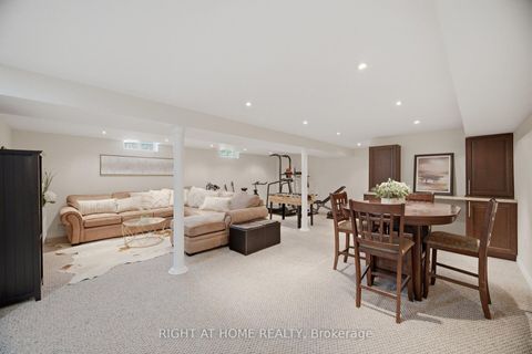 Photo 32 at 4 Simmons Crescent, Aurora Highlands, Aurora