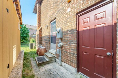 Photo 40 at 4 Simmons Crescent, Aurora Highlands, Aurora