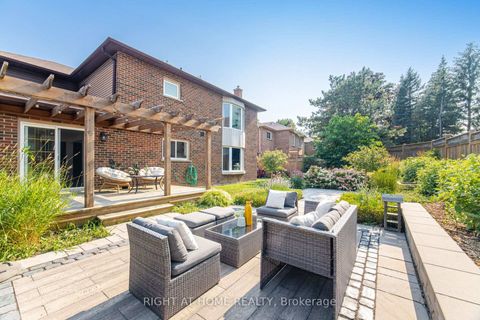Photo 44 at 4 Simmons Crescent, Aurora Highlands, Aurora