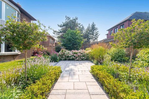 Photo 45 at 4 Simmons Crescent, Aurora Highlands, Aurora