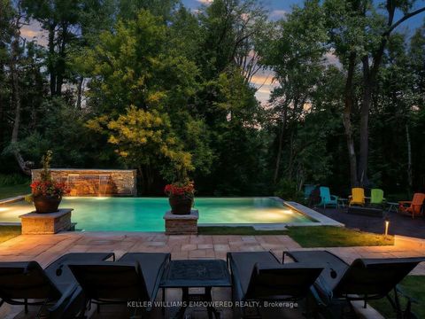 Photo 3 at 43 Woodland Acres Crescent, Rural Vaughan, Vaughan