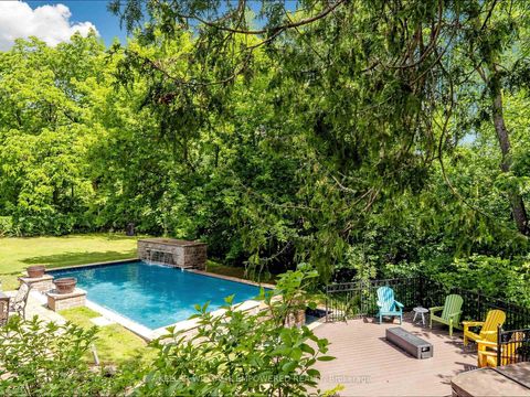 Photo 4 at 43 Woodland Acres Crescent, Rural Vaughan, Vaughan