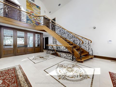 Photo 11 at 43 Woodland Acres Crescent, Rural Vaughan, Vaughan