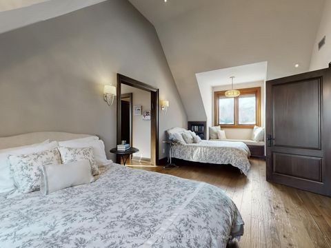 Photo 30 at 43 Woodland Acres Crescent, Rural Vaughan, Vaughan