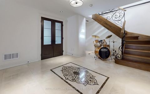 Photo 40 at 43 Woodland Acres Crescent, Rural Vaughan, Vaughan