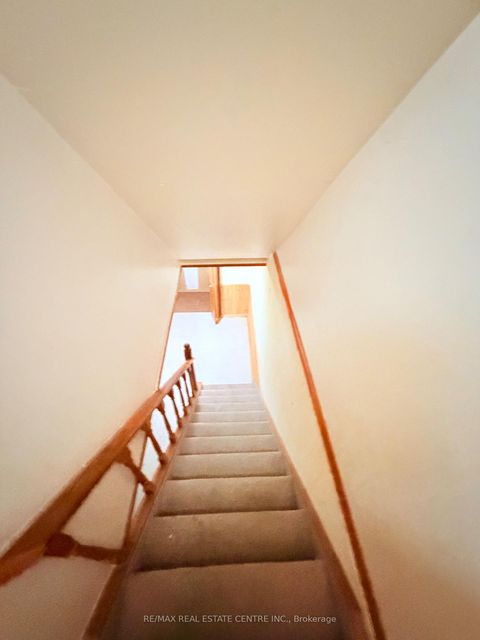 Photo 7 at 1028 Bridletowne Circle, L'Amoreaux, Toronto
