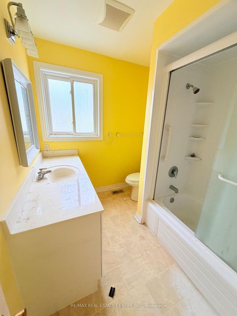 Photo 9 at 1028 Bridletowne Circle, L'Amoreaux, Toronto