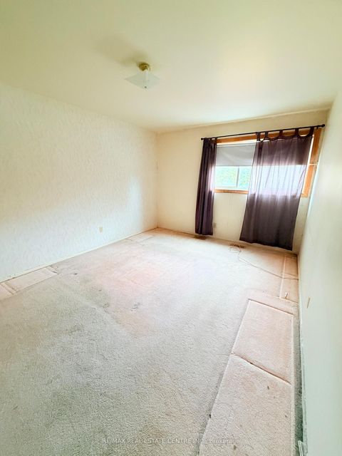 Photo 10 at 1028 Bridletowne Circle, L'Amoreaux, Toronto