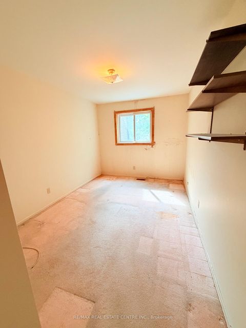 Photo 11 at 1028 Bridletowne Circle, L'Amoreaux, Toronto