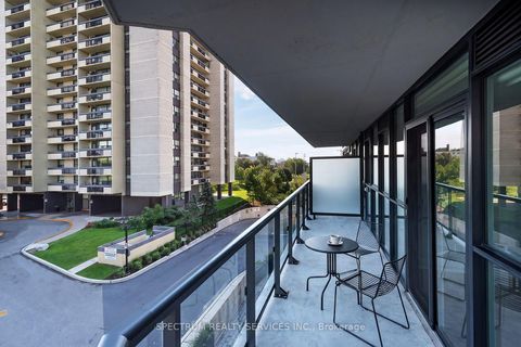 Photo 8 at 307 - 1461 Lawrence Avenue, Amesbury, Toronto