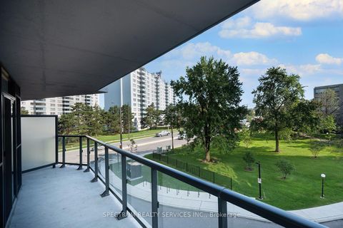 Photo 9 at 307 - 1461 Lawrence Avenue, Amesbury, Toronto