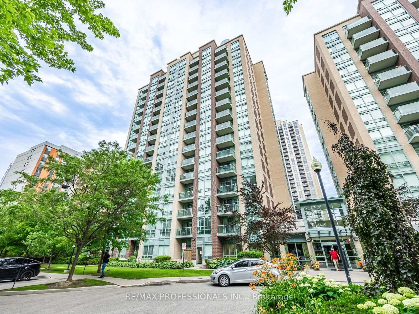 509 - 7 Michael Power Place, City Centre West, Toronto photo number 2
