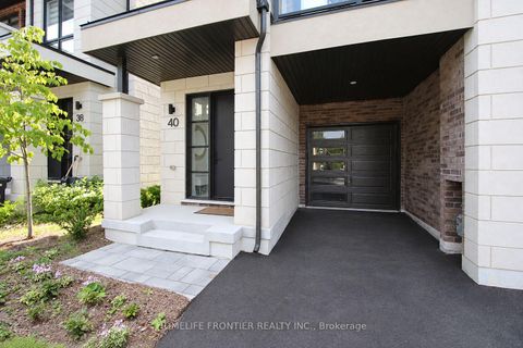 Photo 1 at 40 Chiara Rose Lane, Oak Ridges, Richmond Hill