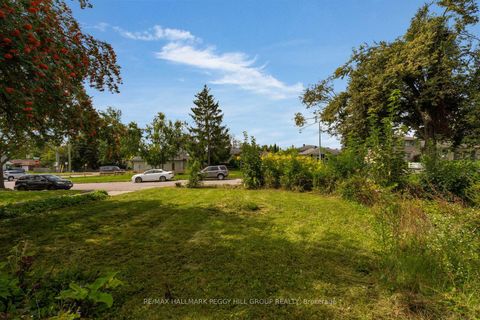 Photo 4 at 3 Blue Mound Drive, Wellington, Barrie