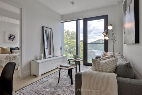 Photo 2 at 409 - 1414 Bayview Avenue, Mount Pleasant East, Toronto