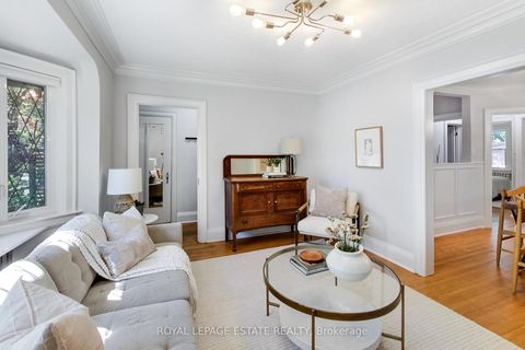 Photo 4 at 64 Wildwood Crescent, Woodbine Corridor, Toronto