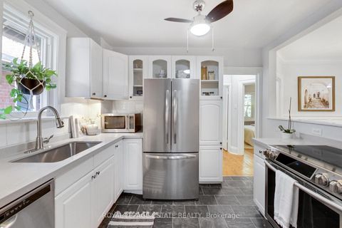 Photo 7 at 64 Wildwood Crescent, Woodbine Corridor, Toronto