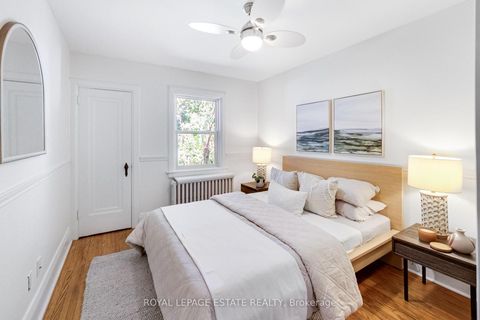 Photo 10 at 64 Wildwood Crescent, Woodbine Corridor, Toronto