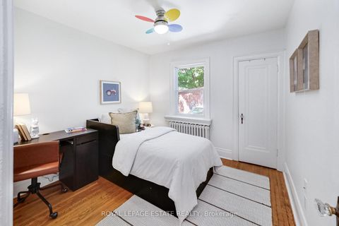 Photo 11 at 64 Wildwood Crescent, Woodbine Corridor, Toronto