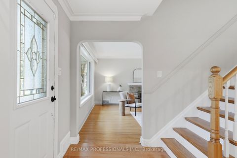 Photo 2 at 38 Ballacaine Drive, Queensway, Toronto