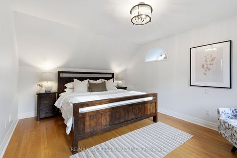 Photo 18 at 38 Ballacaine Drive, Queensway, Toronto