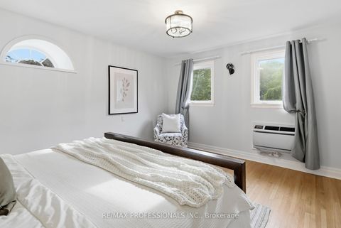 Photo 20 at 38 Ballacaine Drive, Queensway, Toronto
