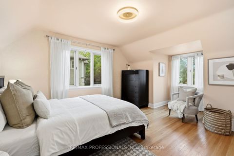 Photo 21 at 38 Ballacaine Drive, Queensway, Toronto