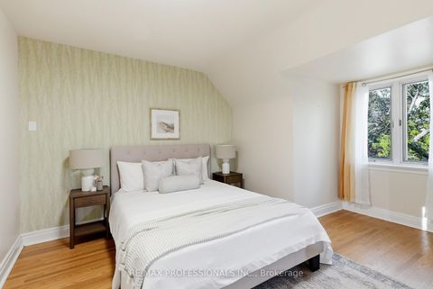 Photo 24 at 38 Ballacaine Drive, Queensway, Toronto