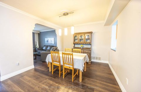 Photo 4 at 18 - 71 Old Burnhamthorpe Road, Markland Wood, Toronto