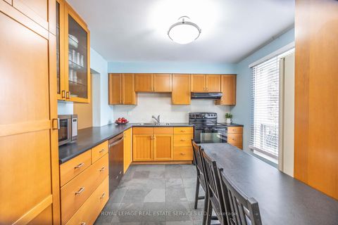 Photo 5 at 18 - 71 Old Burnhamthorpe Road, Markland Wood, Toronto