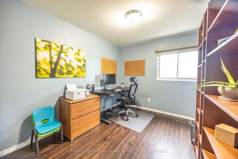 Photo 9 at 18 - 71 Old Burnhamthorpe Road, Markland Wood, Toronto