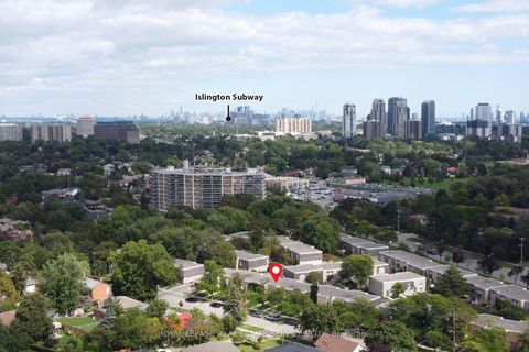 Photo 15 at 18 - 71 Old Burnhamthorpe Road, Markland Wood, Toronto