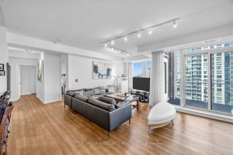 Photo 3 at 1603 - 628 Fleet Street, Niagara, Toronto