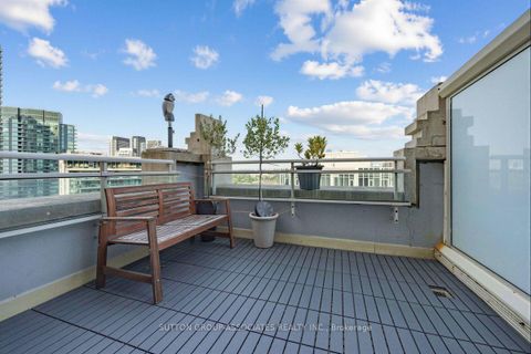 Photo 15 at 1603 - 628 Fleet Street, Niagara, Toronto