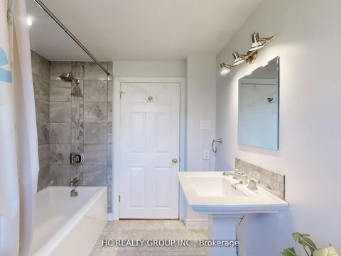 Photo 14 at 10 NORTH Street, Wellington, Barrie
