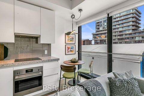 Photo 13 at 620 - 629 King Street W, Waterfront Communities C1, Toronto
