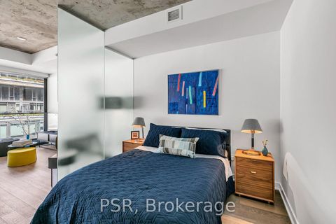 Photo 15 at 620 - 629 King Street W, Waterfront Communities C1, Toronto