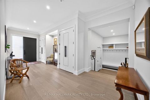 Photo 3 at 21 Allenwood Crescent, Bayview Village, Toronto