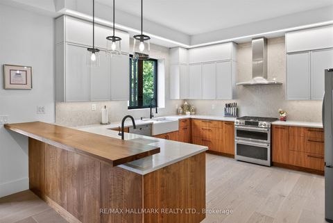 Photo 9 at 21 Allenwood Crescent, Bayview Village, Toronto