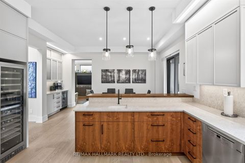 Photo 11 at 21 Allenwood Crescent, Bayview Village, Toronto
