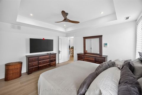 Photo 22 at 21 Allenwood Crescent, Bayview Village, Toronto